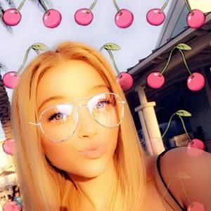 Meet your Posher, Elena